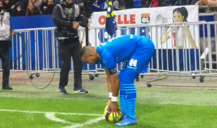 更新凉凉？《怪物猎人：荒野》玩家怒喷：回炉重做吧