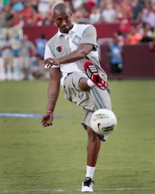 41岁仍巅峰！詹姆斯用实力书写逆龄传奇，球迷盼他征战更长久