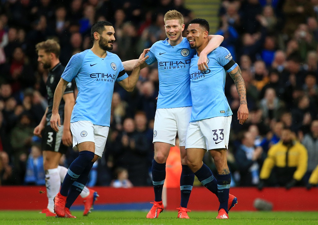 英超淘汰赛激战 英雄同场竞技