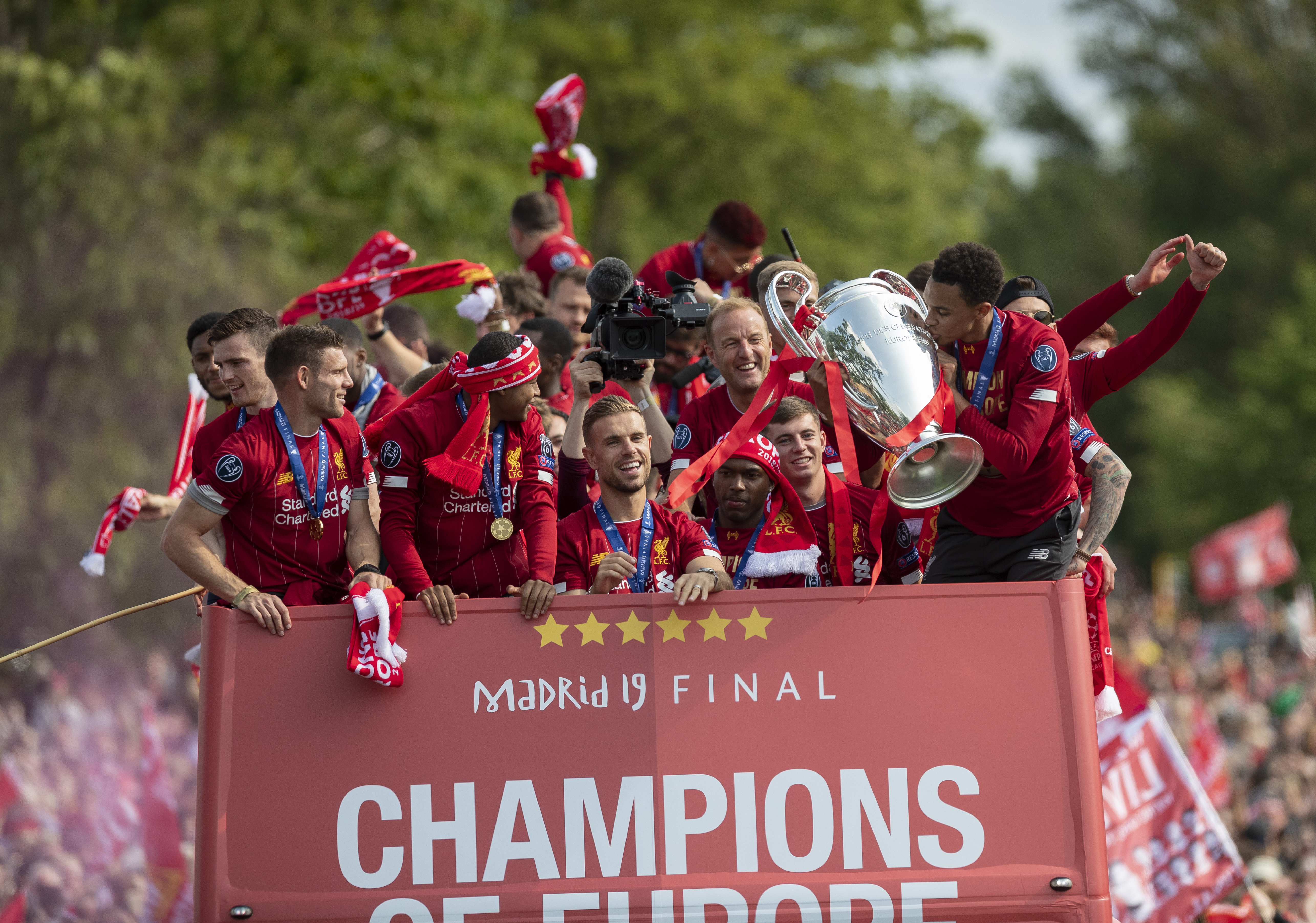 拉瑞安回应《神界》近期争议 承诺假期后公布更多细节