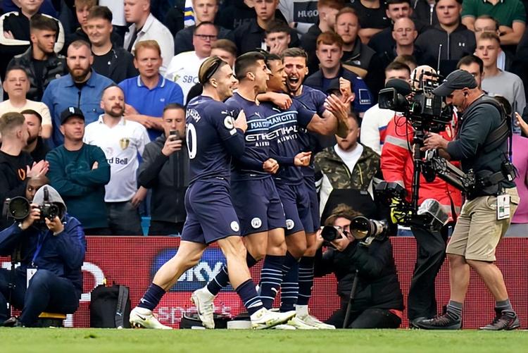 大爆冷！勇士、火箭13分失利，马刺憾负，最新排名太阳反超火箭！