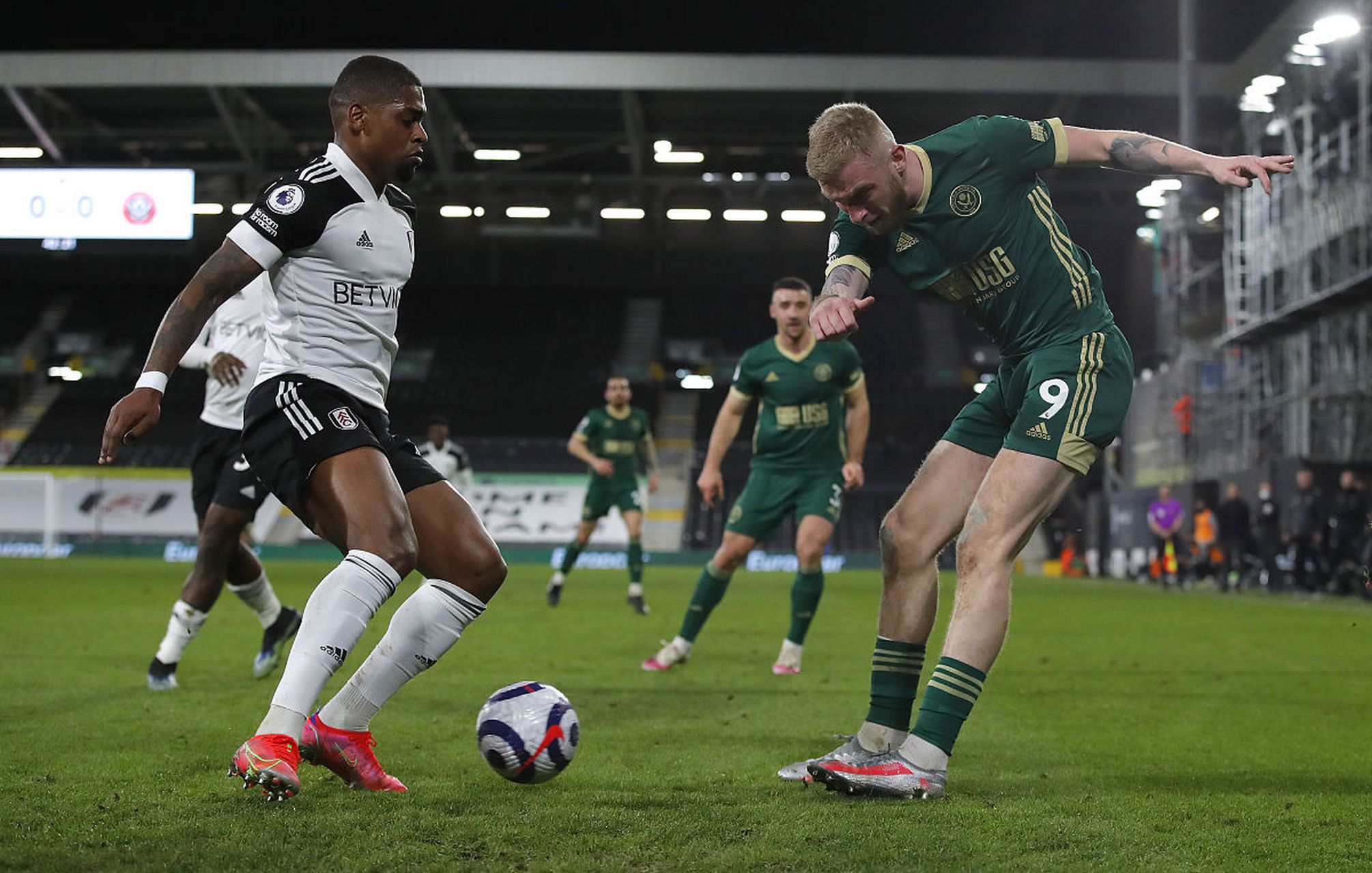 BLG 3-2击败TES勇夺LPL总冠军，左手阿卡丽绕后切入摧毁双C