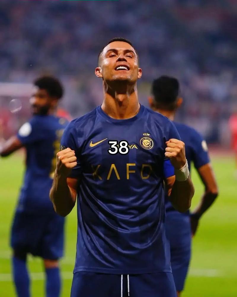 为何阿韦洛亚半年就坐上皇马帅位？他手握3冠王，6年劳尔有吗